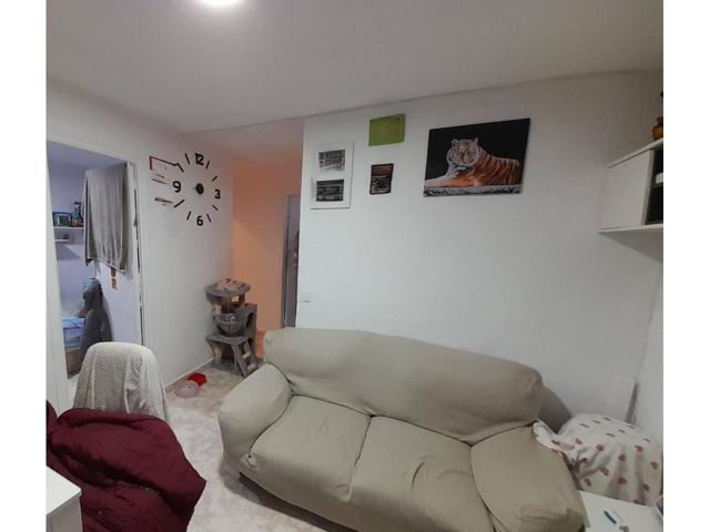 Piso en venta en Pubilla Cases(08906) photo 0