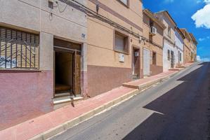 Casa de 111 m2 en venta situado en Alicante, Monovar photo 0