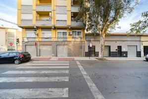 Piso de 114 m2 en venta situado en Alicante, Elda photo 0