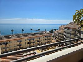 ¡Exclusiva vivienda en urbanización en primera línea de playa en Benalmádena! photo 0