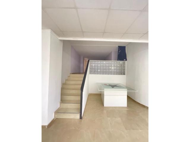 Local En venta en Gandia photo 0