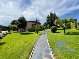 Villa En venta en San Román de los Montes photo 0