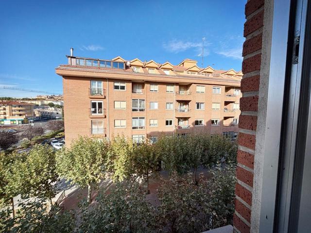 Amplio y Luminoso Piso de 3 Habitaciones con Terraza Privada en Excelente Ubicación photo 0