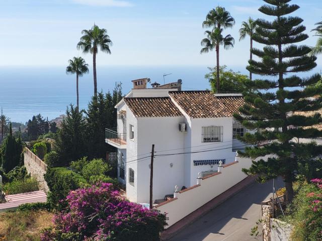 Chalet andaluzo con vistas al mar en Benalmádena Pueblo photo 0