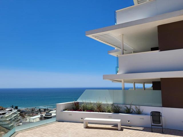 Piso con terraza soleada y vistas abiertas al mar en Torre de Benalgabon photo 0