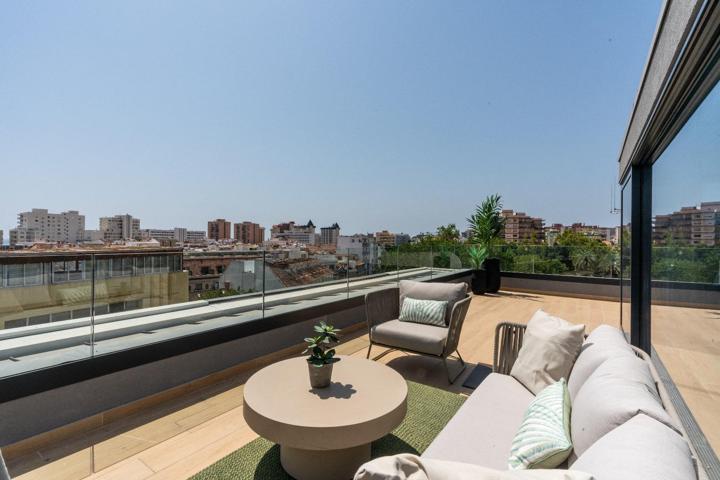 Ático con terraza y garaje en venta en Fuengirola centro photo 0