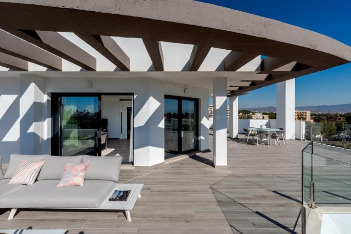 Ático con amplias terrazas y vistas al mar en Los Álamos, Torremolinos photo 0