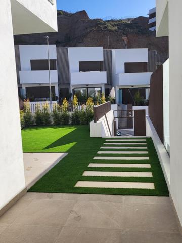 Townhouse with private garden in Rincón de la Victoria photo 0