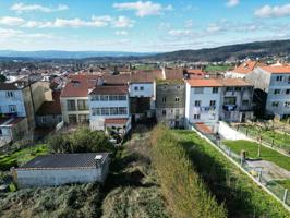 Terreno para vivienda con garaje y jardin en Santiago de Compostela, con proyecto y licencias photo 0