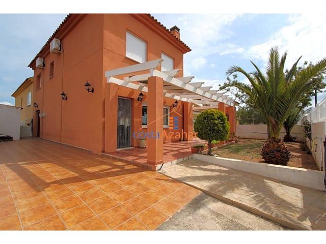 Chalet en venta en Costur photo 0