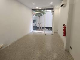 local comercial en barrio gavarra photo 0