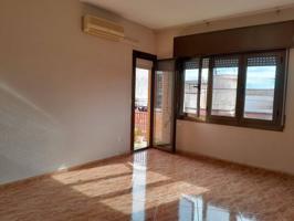 Piso en zona Rambla de Cornellà con ascensor photo 0