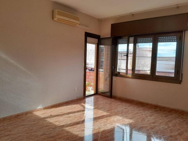 Piso en zona Rambla de Cornellà con ascensor photo 0