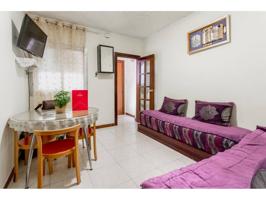 Piso en venta en Calle de la Pubilla Cases photo 0