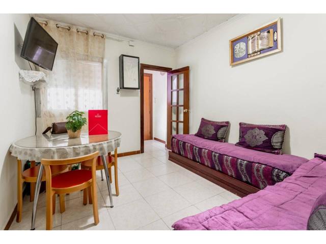 Piso en venta en Calle de la Pubilla Cases photo 0