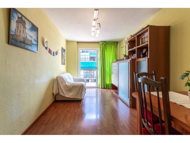 Piso en venta en Avenida de Can Serra photo 0