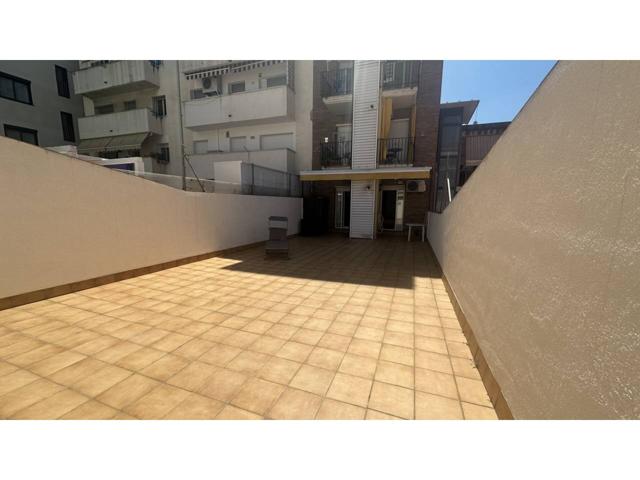 Piso en venta con terraza de 70m² en Castelldefels centro photo 0