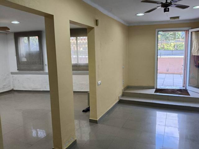 Local en Venta en Cornella de Llobregat photo 0