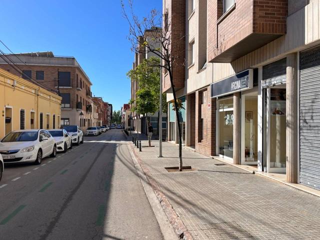 Local en venta en Caldes de Montbui photo 0