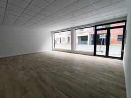 LOCAL EN ALQUILER CON SALIDA DE HUMOS, MUY ESPACIOSO Y LUMINOSO-FINCA SEMI NUEVA. photo 0