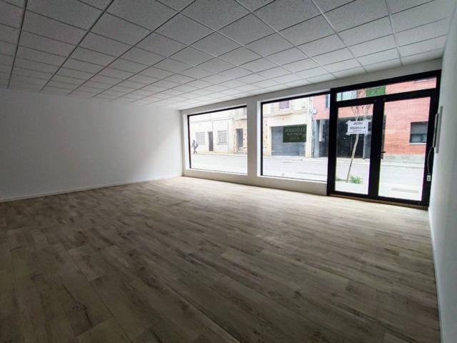 LOCAL EN ALQUILER CON SALIDA DE HUMOS, MUY ESPACIOSO Y LUMINOSO-FINCA SEMI NUEVA. photo 0