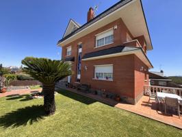 Chalet unifamiliar en venta en Palau-solità i Plegamans photo 0