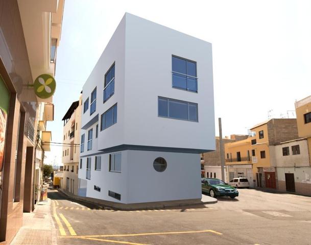 Edificio de 7 apartamentos en 3 plantas - Playa San Juan photo 0