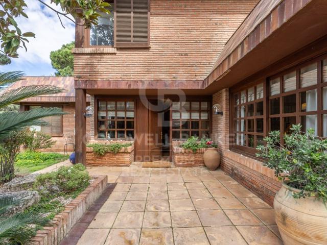 Casa En venta en Cerdanyola Del Vallès photo 0