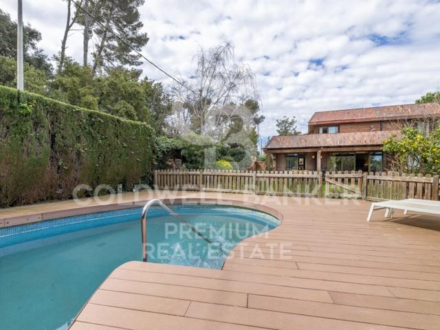 Casa En venta en Cerdanyola Del Vallès photo 0