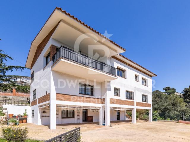 Casa En venta en Sant Cugat Del Vallès photo 0