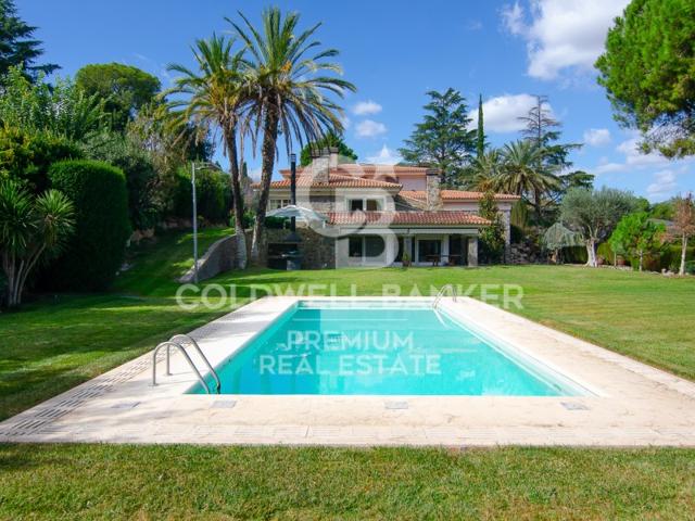 Casa En venta en Cerdanyola Del Vallès photo 0