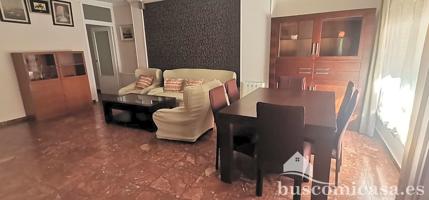 UNA HABITACIÓN LIBRE PARA ESTUDIANTES CON WIFI photo 0