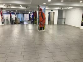 Local en alquiler en Linares de 460 m2 photo 0