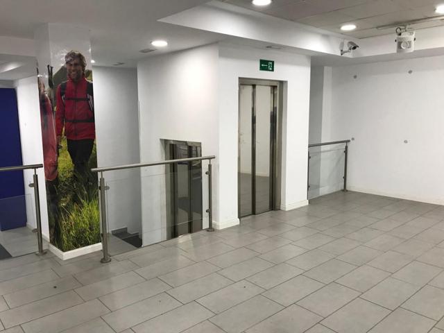 Local en alquiler en Linares de 460 m2 photo 0