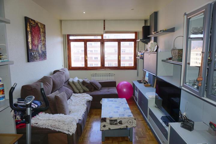 VIVIENDA EN CALLE VOLUNTARIA ENTREGA, JUNTO A PORTAL DE FORONDA photo 0
