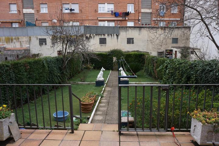 VIVIENDA ADOSADA CON JARDÍN EN AVD DE ESTÍBALIZ photo 0