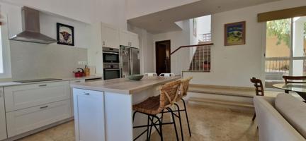 Exclusiva villa en La Capellanía, Benalmádena: Privacidad, elegancia y estilo de vida único photo 0