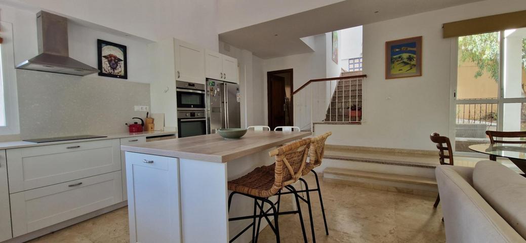 Exclusiva villa en La Capellanía, Benalmádena: Privacidad, elegancia y estilo de vida único photo 0