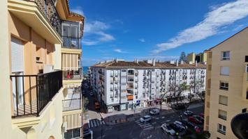Amplio piso de 4 dormitorios a 200 metros del Paseo Marítimo de Fuengirola photo 0