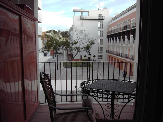 BONITA VIVIENDA EN PLAZA DE LAS INFANTAS!! photo 0