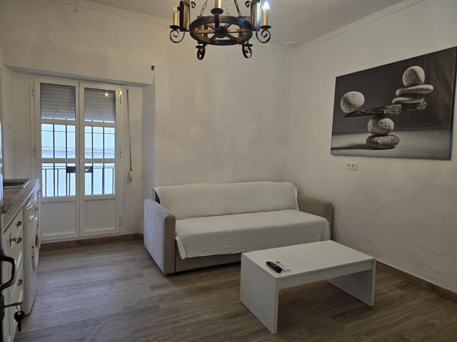 COQUETO APARTAMENTO BARRIO ALTO ALQUILER ANUAL photo 0