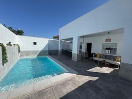 JUNTO A LA ZONA DE BAJO DE GUÍA, CASA CON PISCINA PRIVADA!!! photo 0
