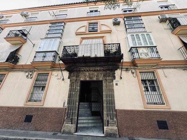 GRAN VIVIENDA EN EL CENTRO, CON GARAJE DOBLE y TRASTERO!!! photo 0