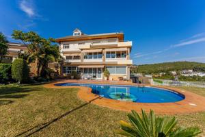 Casa En venta en Montemar, Castelldefels photo 0