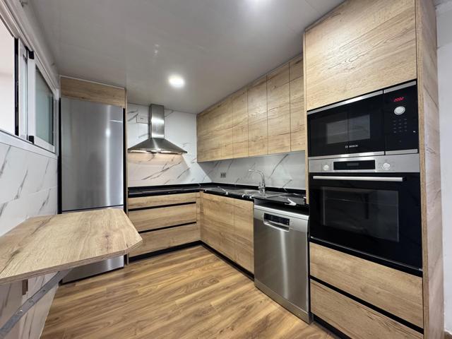 PISO DE TRES HABITACIONES REFORMADO A ESTRENAR EN CENTRO photo 0