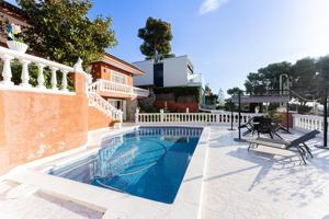 Unifamiliar En venta en Montmar, Castelldefels photo 0