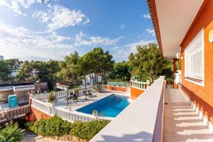 Unifamiliar En venta en Montmar, Castelldefels photo 0