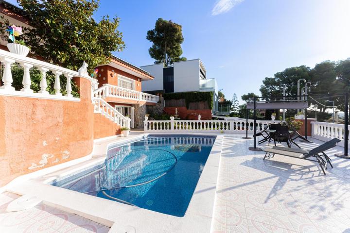 Unifamiliar En venta en Montmar, Castelldefels photo 0
