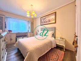 SE VENDE AMPLIO Y ACOGEDOR PISO CON PLAZA DE GARAJE CERRADA EN EL CENTRO. REF 1400 photo 0