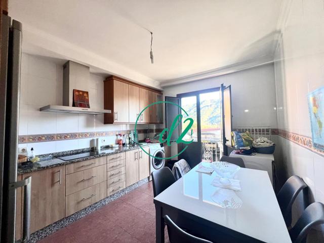 SE VENDE AMPLIO PISO EXTERIOR SEMINUEVO CON PLAZA DE GARAJE EN RIBADAVIA. REF1408 photo 0